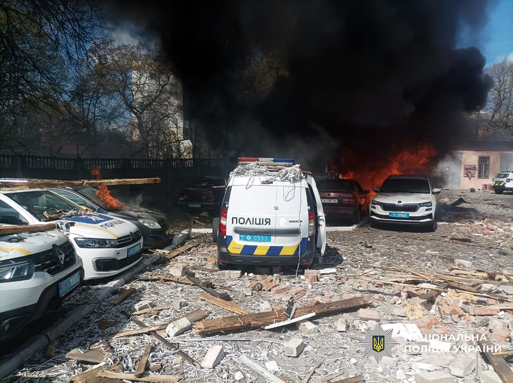 Росія вдарила дроном по відділку поліції