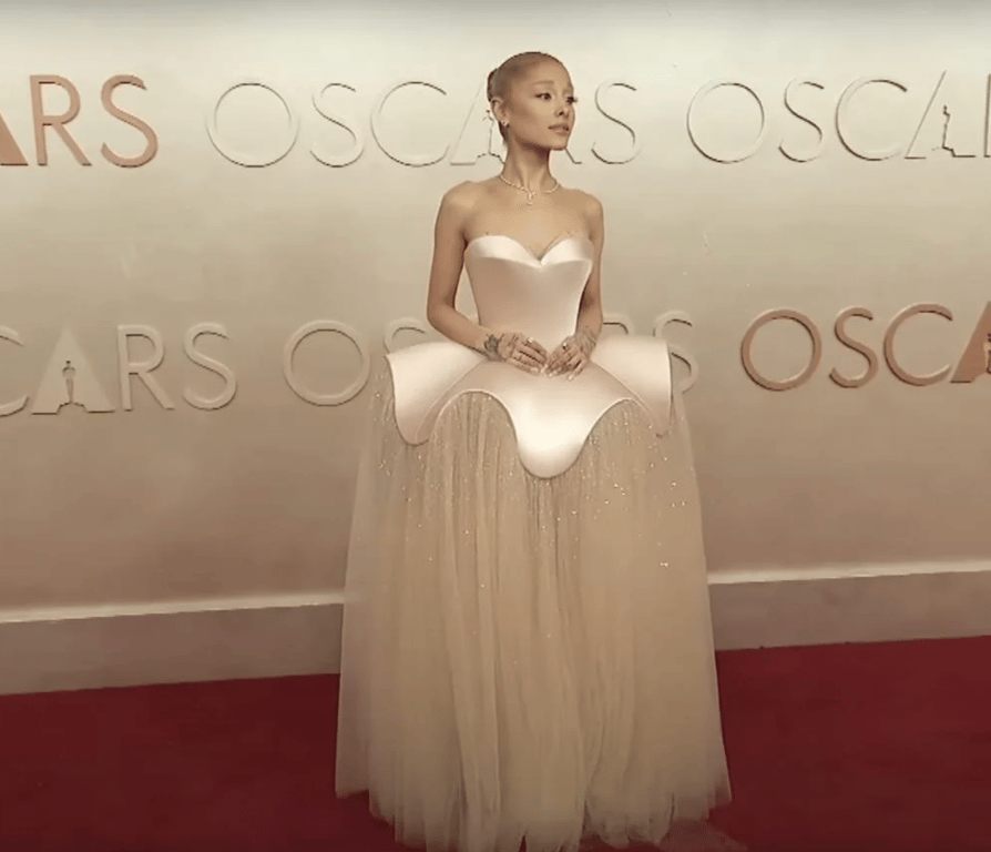 Аріана Гранде приємно здивувала фанатів образом