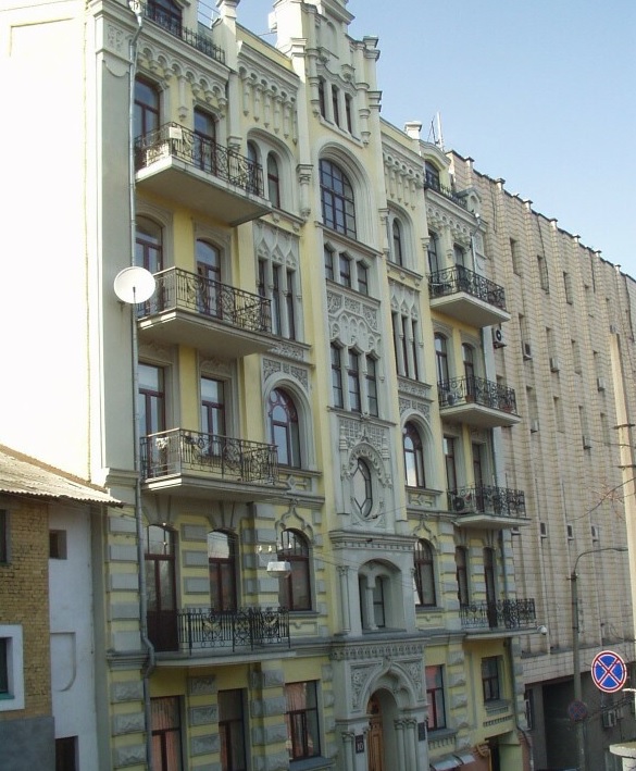 Старовинні метри — чому покупці обирають дореволюційні будинки - фото 1