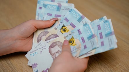 Ризикові операції з готівкою: що може спровокувати фінмоніторинг в Україні - 285x160