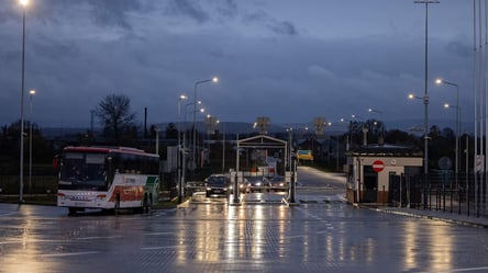 Придется подождать в очереди — на каких КПП на границе пробки - 290x160