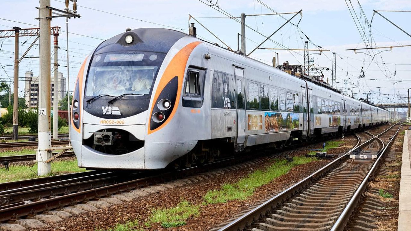 Укрзализныця назначила дополнительный поезд из Одессы в Киев