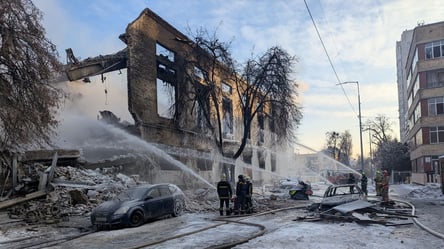 РФ ударила по гражданской инфраструктуре в Киеве — фоторепортаж - 290x160