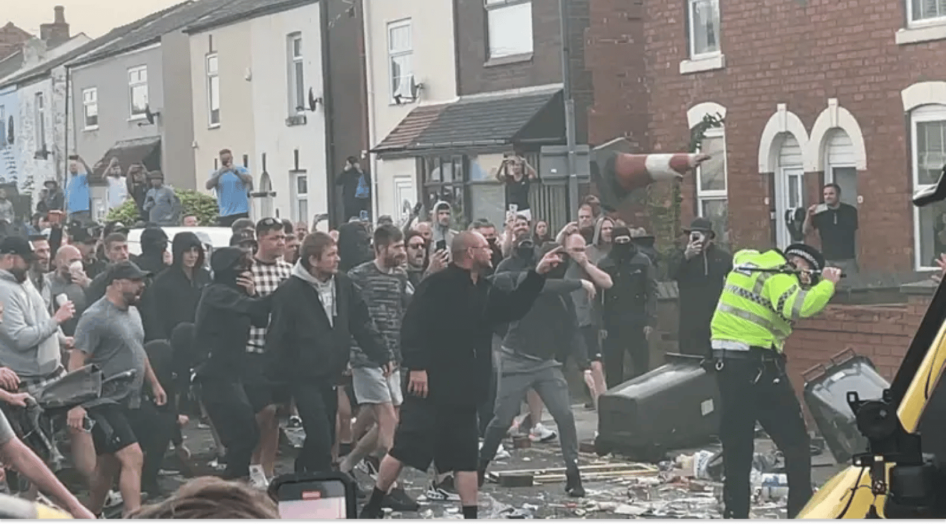 Беспорядки в Британии