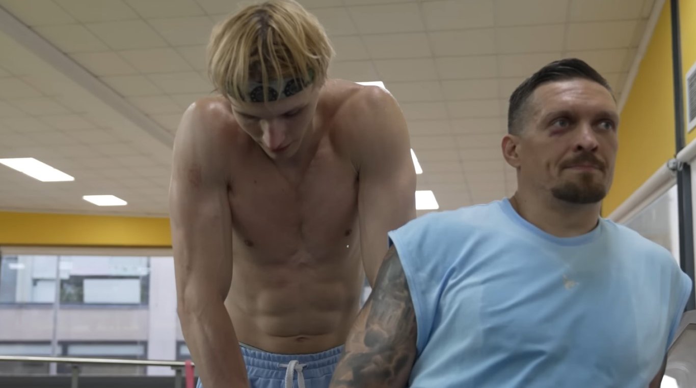 Александр Усик