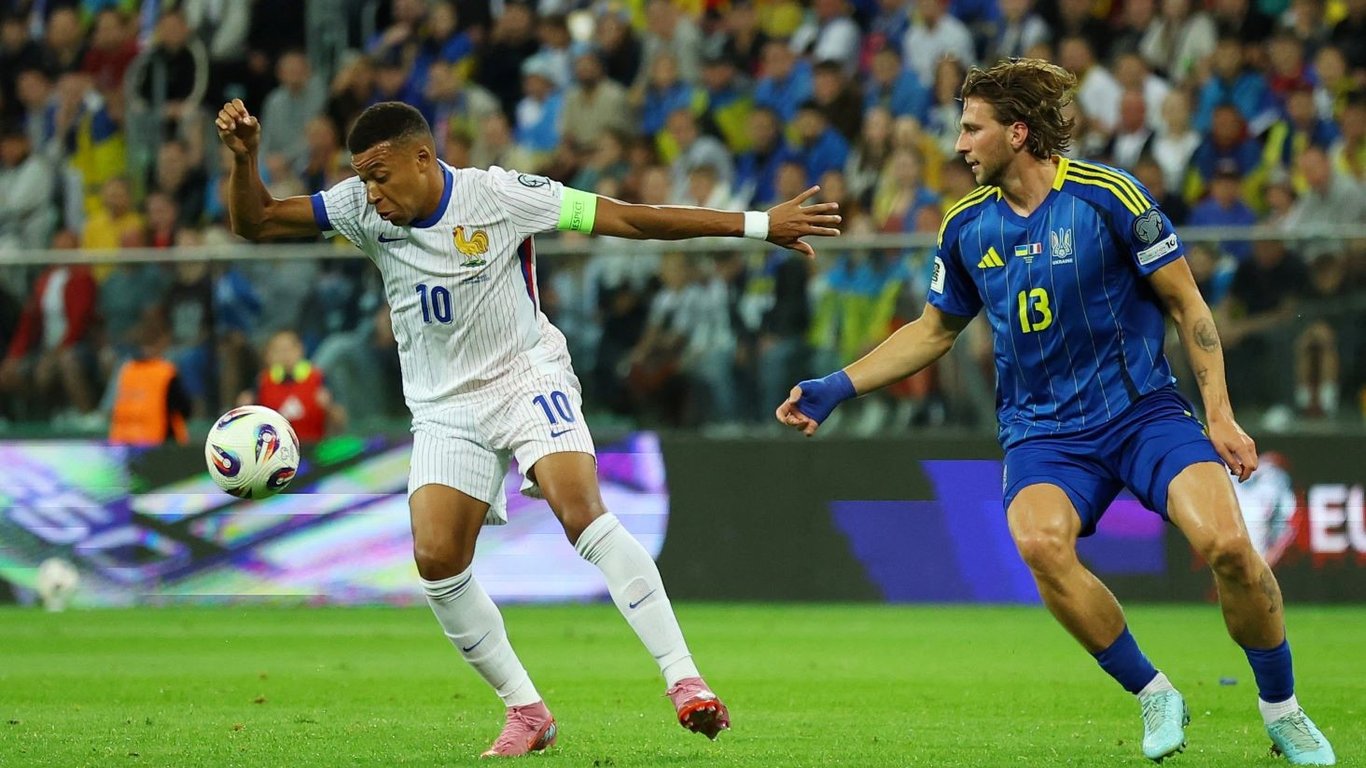 Илья Забарный в матче за зборную Украины