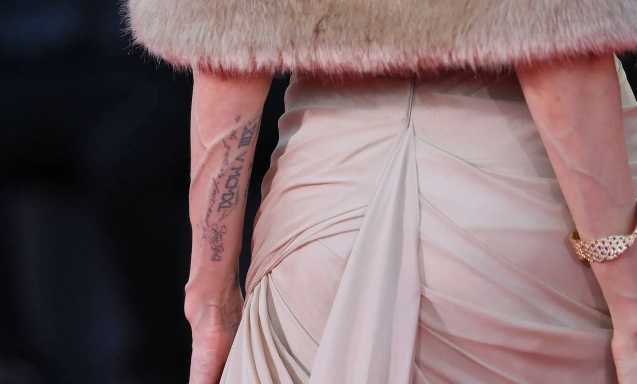 Анджеліна Джолі збентежела фанатів худобою. Фото: telegram/Za_kadrom_novosti