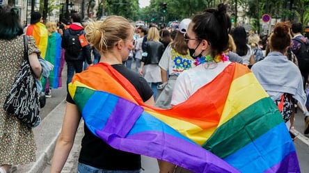 В Эстонии разрешили однополые браки - 285x160