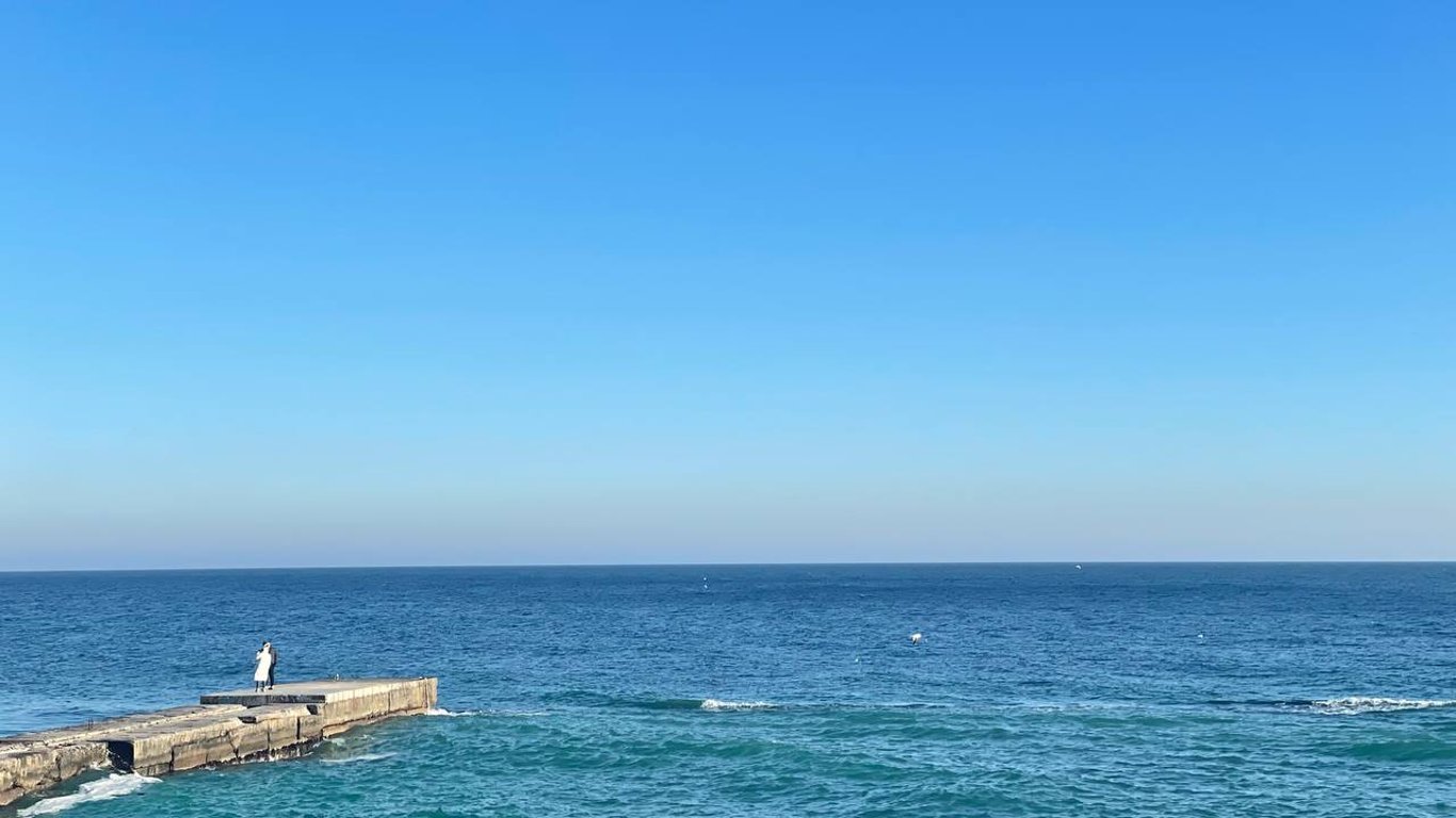 Одесити вийшли на море у перший день січня, фото