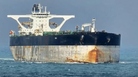 Втеча під триколор — РФ просить США не переслідувати її танкер - 290x160