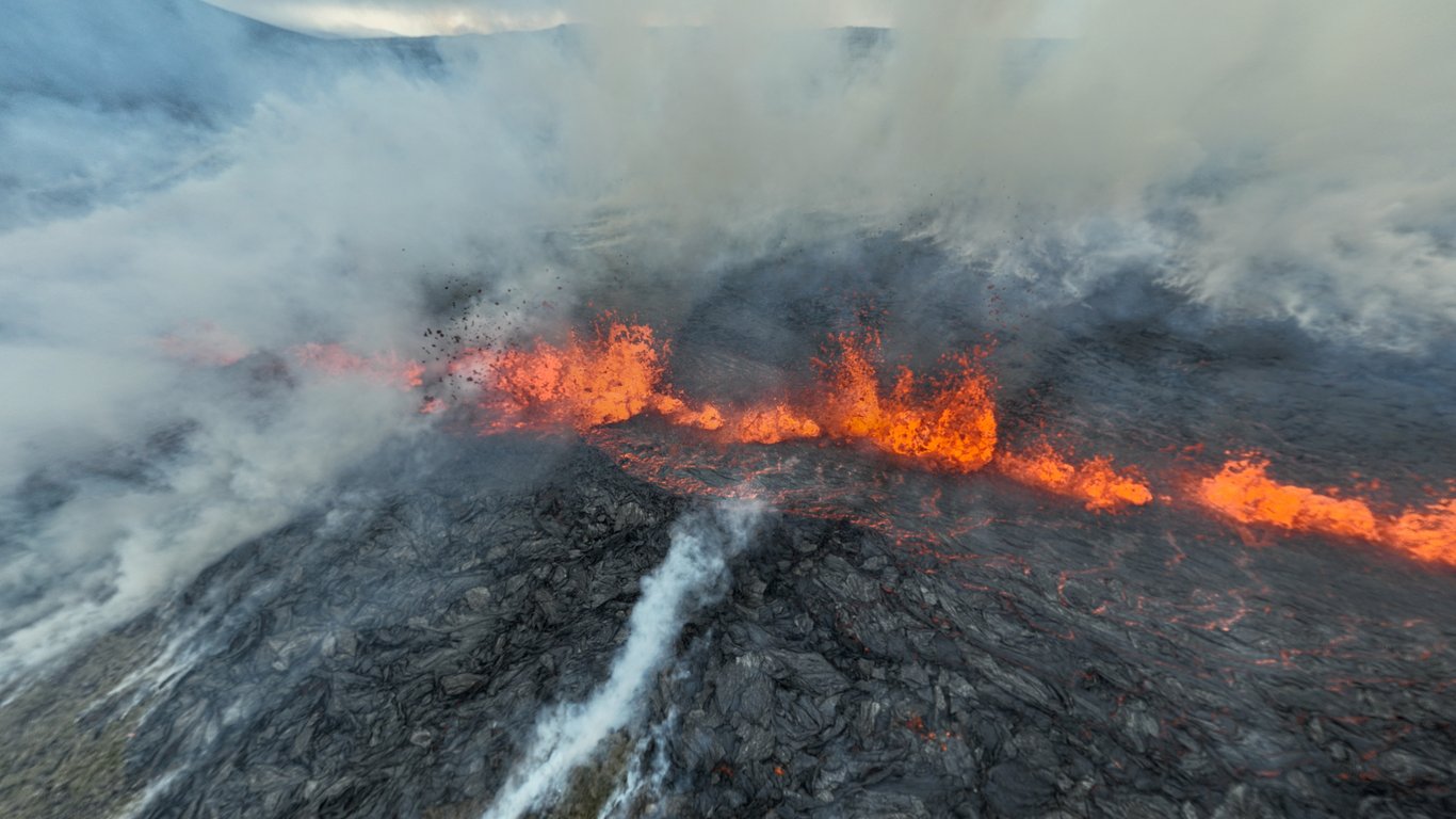 Извержение вулкана возле Рейкьявика замедляется