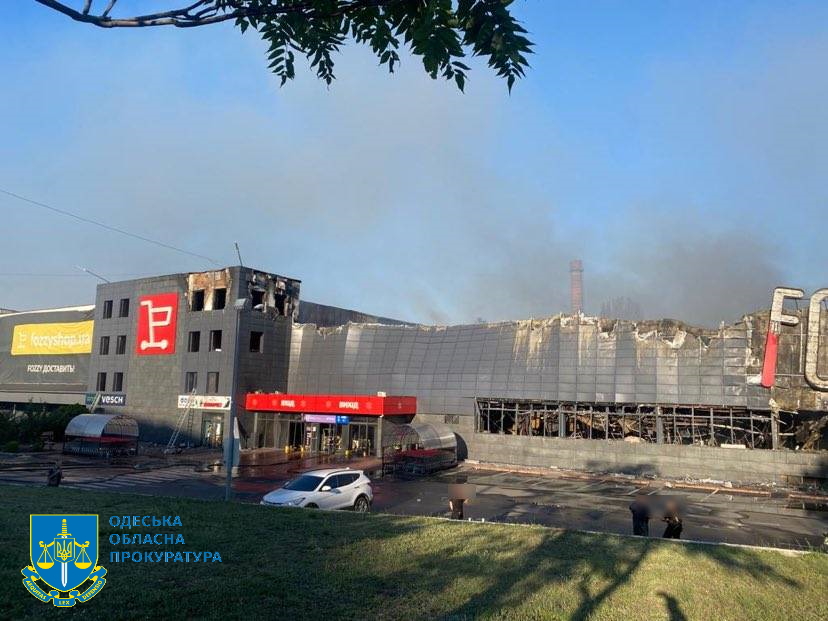 Знищений супермаркет Fozzy в Одесі. 