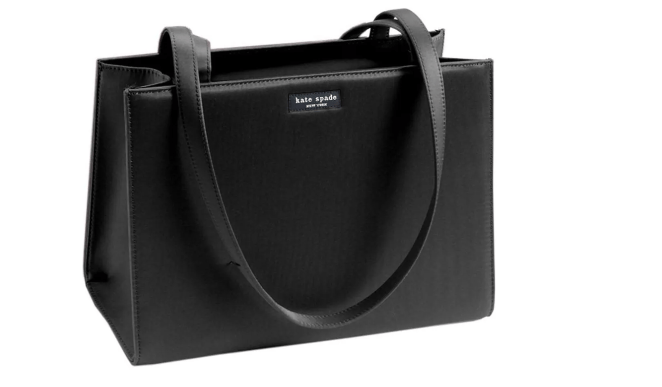 The legendary bag from the 90s is in trend