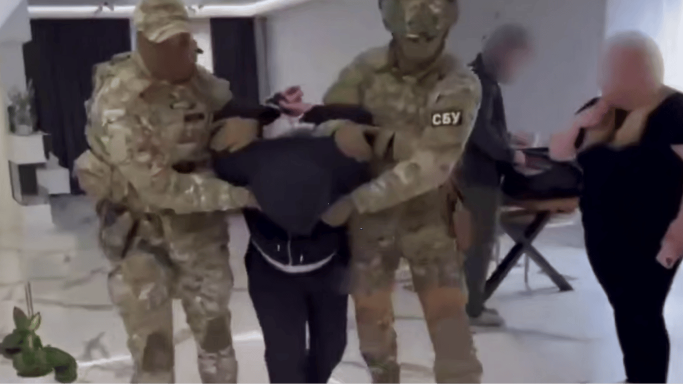 Керував агентурною мережею на Закарпатті: СБУ викрила угорського розвідника