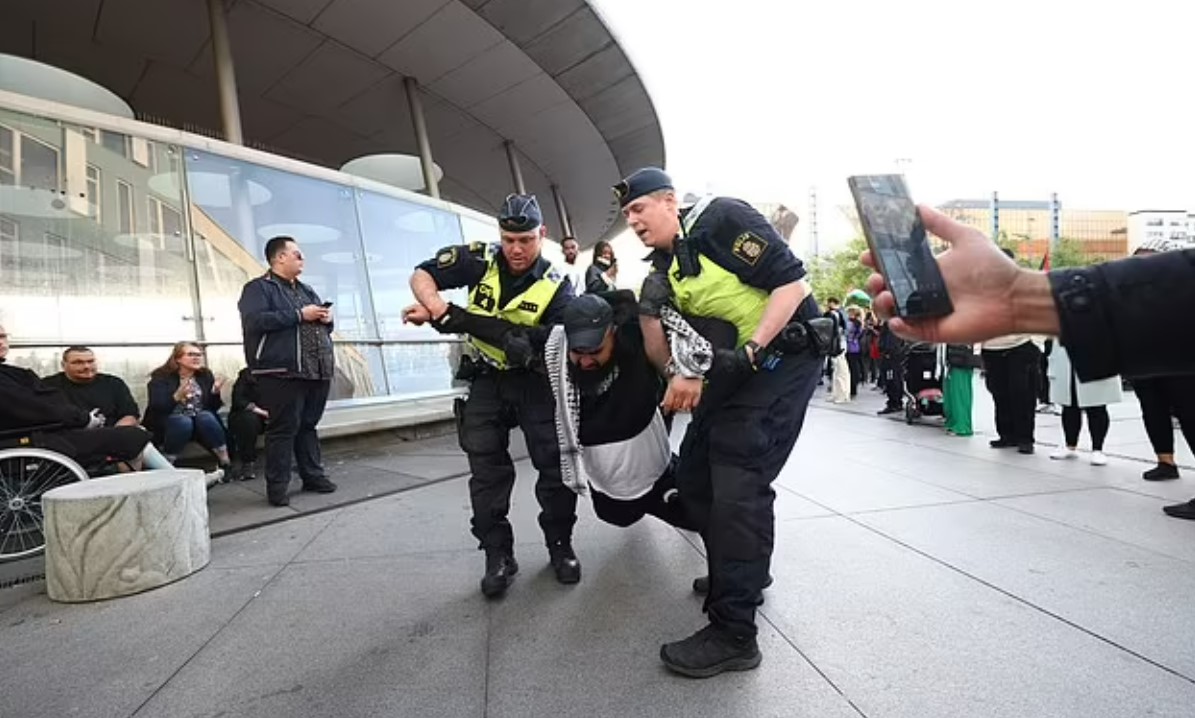 У Мальме затримали активістку Грету Тунберг — що трапилось - фото 1