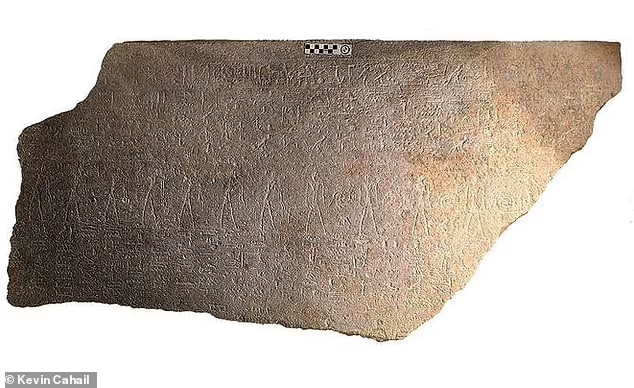 В Єгипті знайшли гробницю наймогутнішого фараона