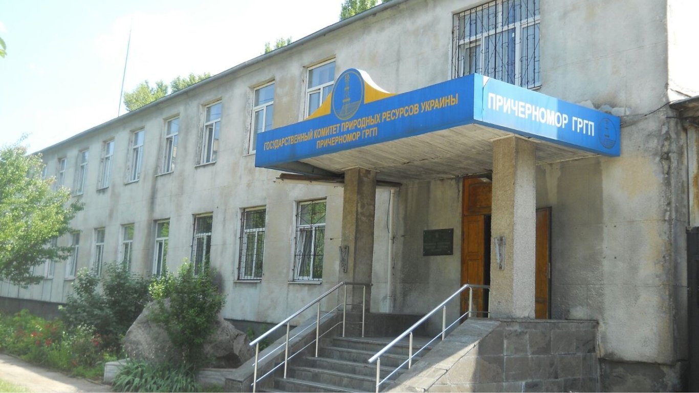 В Одессе выставили на продажу предприятие с флотом и техникой