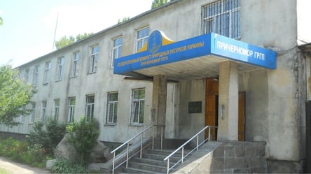 В Одесі виставили на продаж підприємство з флотом та технікою - 290x166