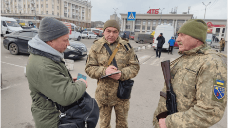 Довіра до працівників ТЦК — опитування серед українців - 285x160