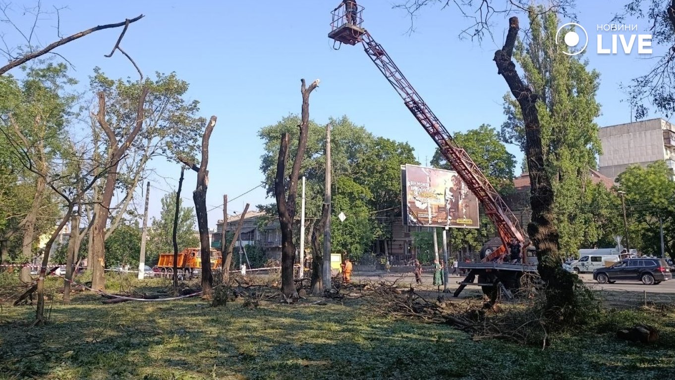 Фото наслідків обстрілу Одеси