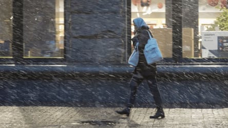 Перед різкими морозами — синоптики розкрили, де чекати на опади - 285x160