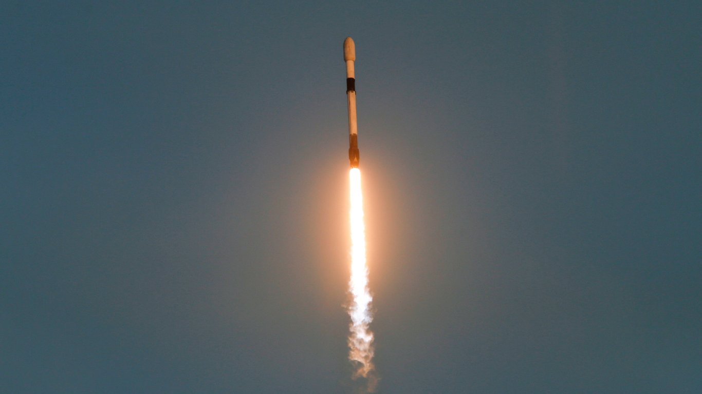 Рекорд SpaceX: компанія запустила на орбіту понад 5000 Starlink