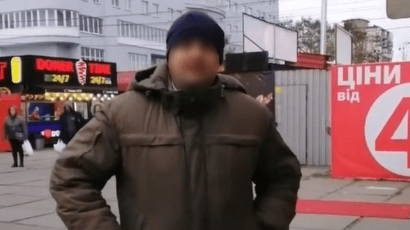 В Киеве мужчина обругал женщину с ребенком из-за украинского языка