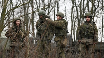 Окупанти пропонують жителям Херсонщини добровільно вступити до лав армії ворога - 285x160