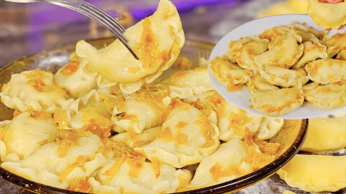 Перевірений рецепт вареників з картоплею: знадобиться 800 г борошна