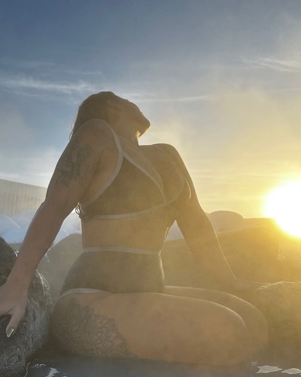 Солістка гурту KAZKA