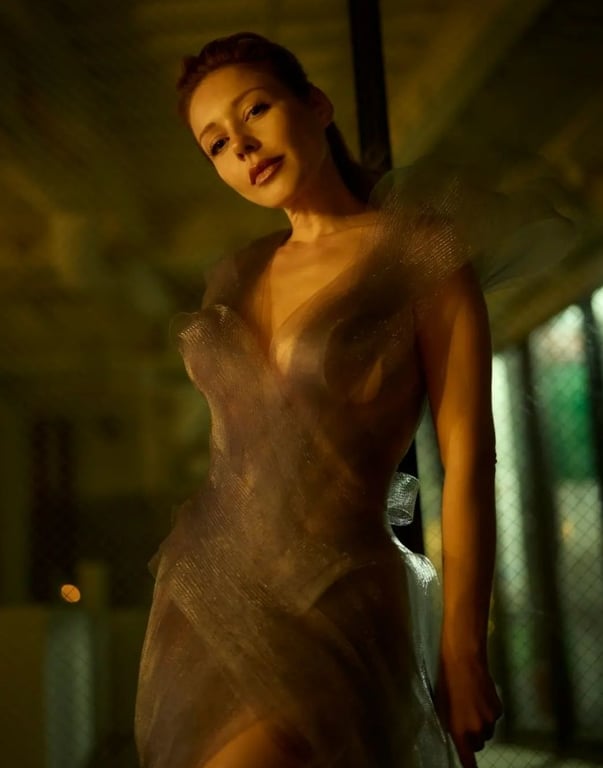 Відома американська реперка позувала на червоній доріжці MTV VMA в сукні українського бренду - фото 4