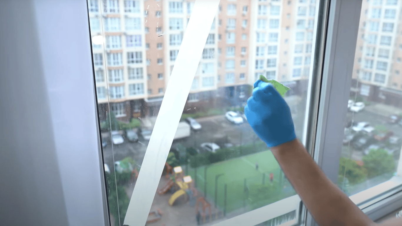 Как быстро и эффективно содрать скотч с окна – действенные лайфхаки
