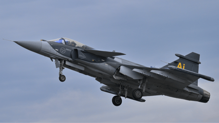 Шведские истребители для Украины — за какие деньги хотят закупить - 290x166