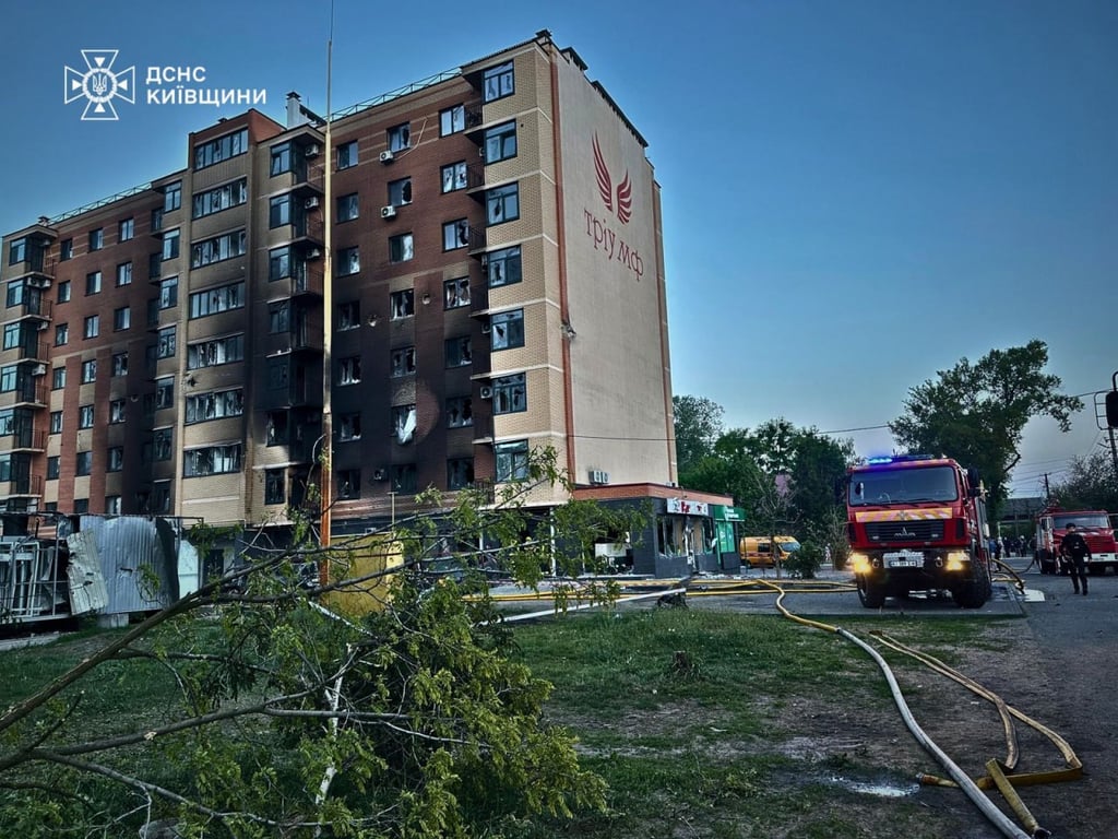Обстріли України