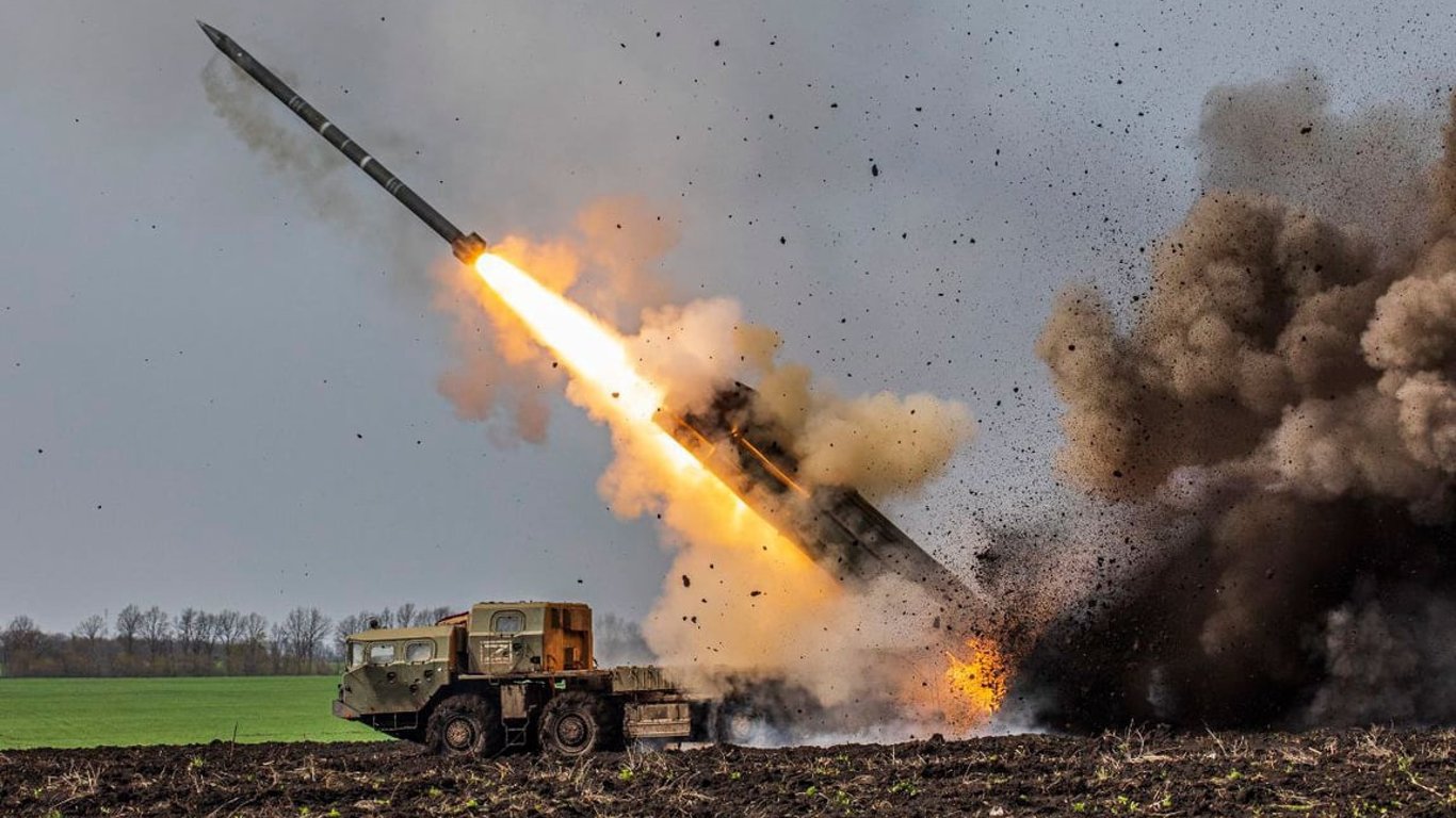 Стало відомо, яку техніку ворог стягнув на Донбас та під Запоріжжя