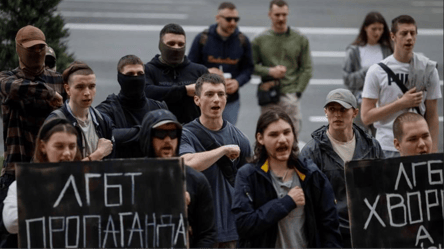 У Києві провели мітинг проти маршу ЛГБТ - 285x160