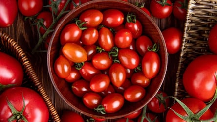 “Смачненькі” помідори на зиму половинками без оцту за бабусиним рецептом - 285x160