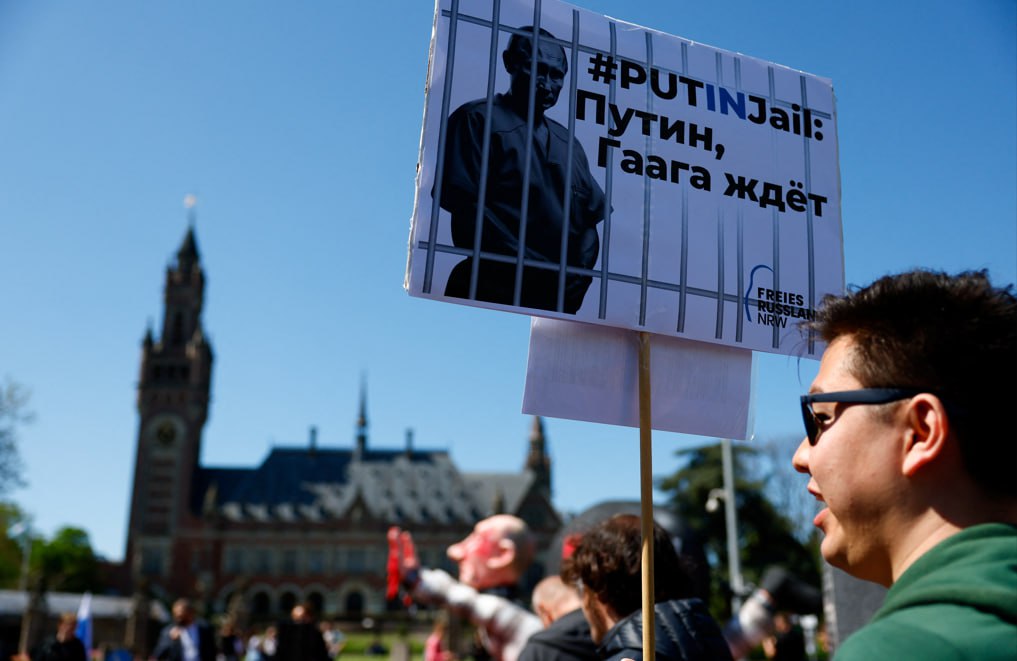 антипутінський мітинг у Гаазі