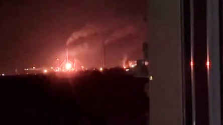 Ukraine strikes one of Russia's oldest oil refineries - 290x166