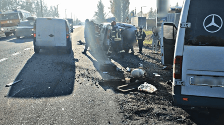 В ДТП на Київщині зіткнулись три автівки — багато постраждалих - 285x160