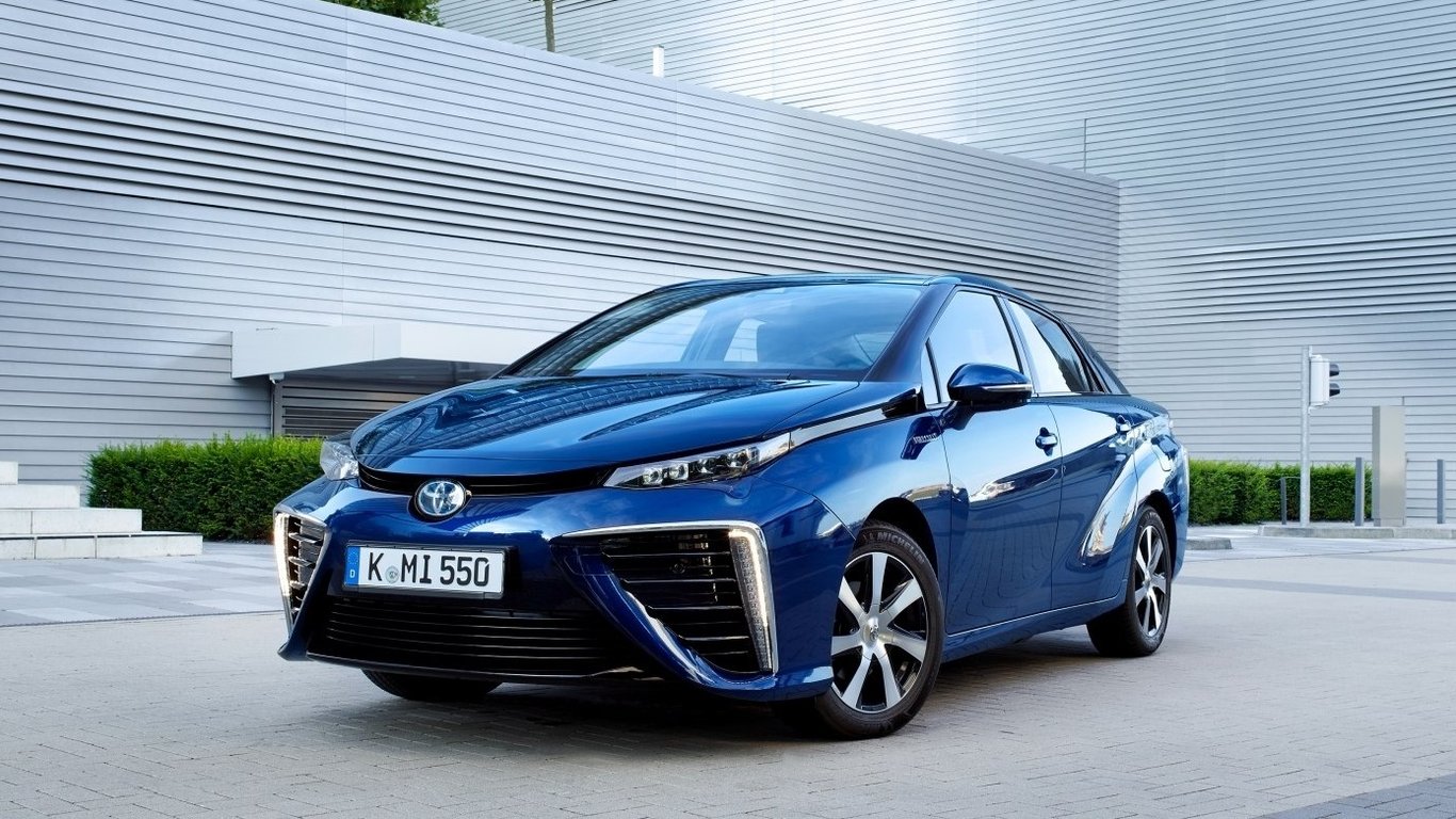 Toyota випускає мінімум електрокарів — чому компанія пішла всупереч моді