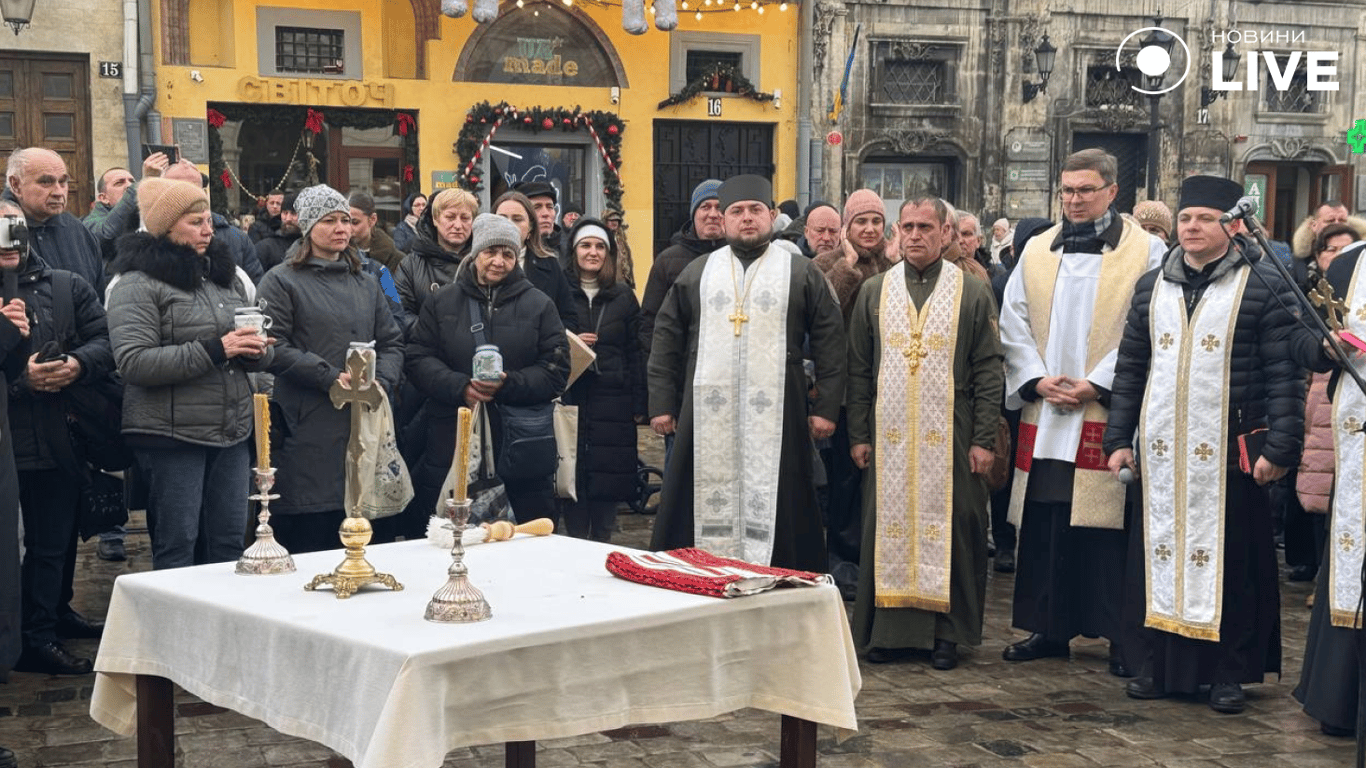 Крещение во Львове 2025: освящение воды на Площади Рынок