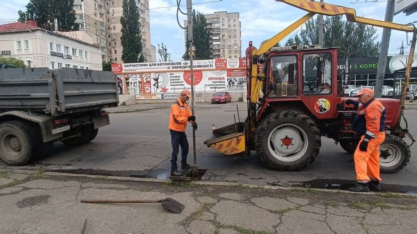 Ремонт доріг в Одесі: перелік вулиць, де працює спецтехніка