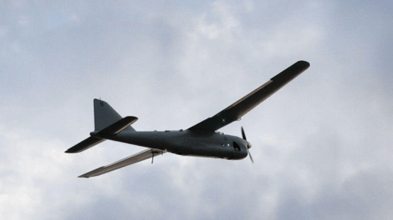 В РФ снова заявили об "атаке дронов" на нефтеперерабатывающий завод - 285x160