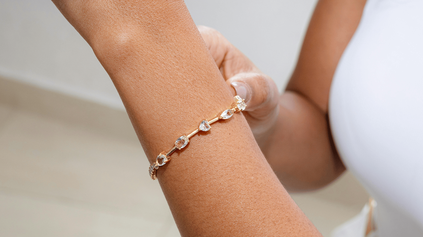 Яким знакам Зодіаку не можна носити золото та срібло