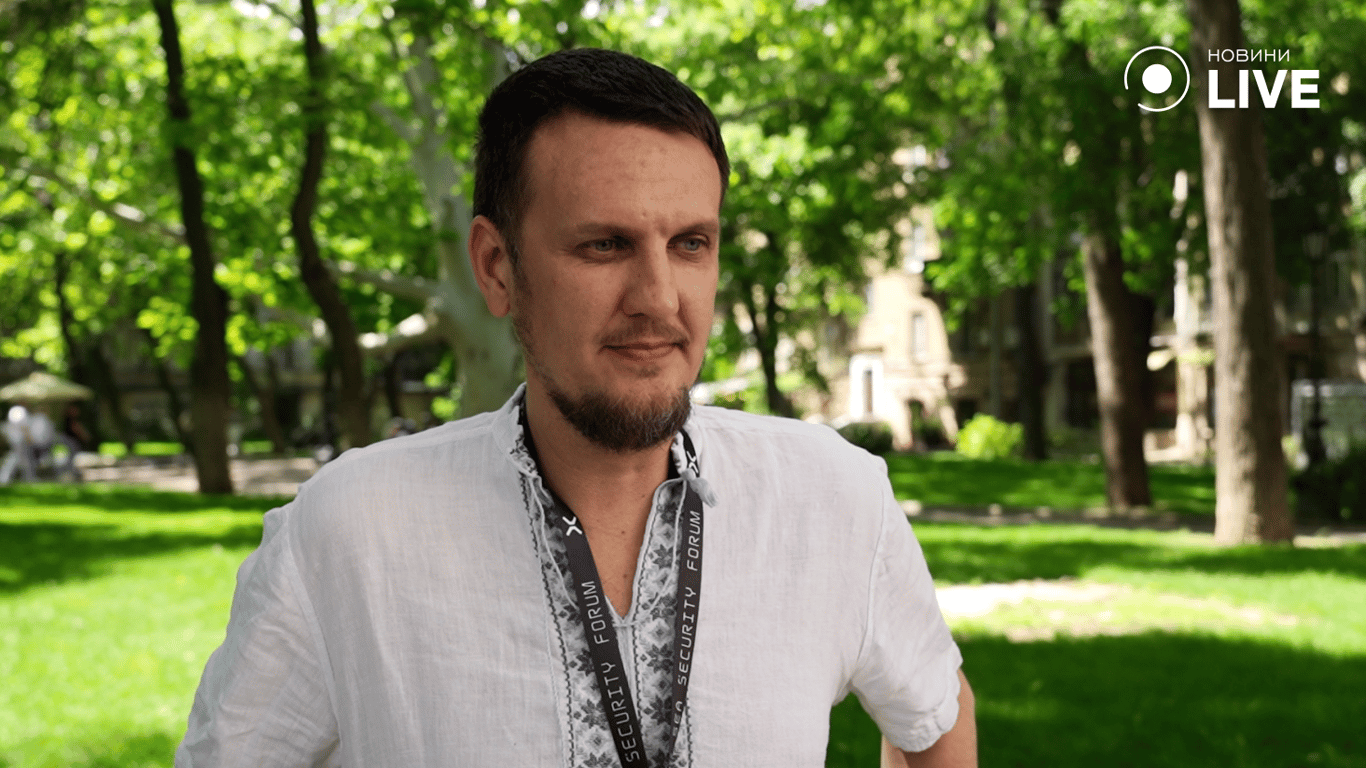 голова спільноти колишніх цивільних полонених "Бранці Херсона" Роман Баклажов. 