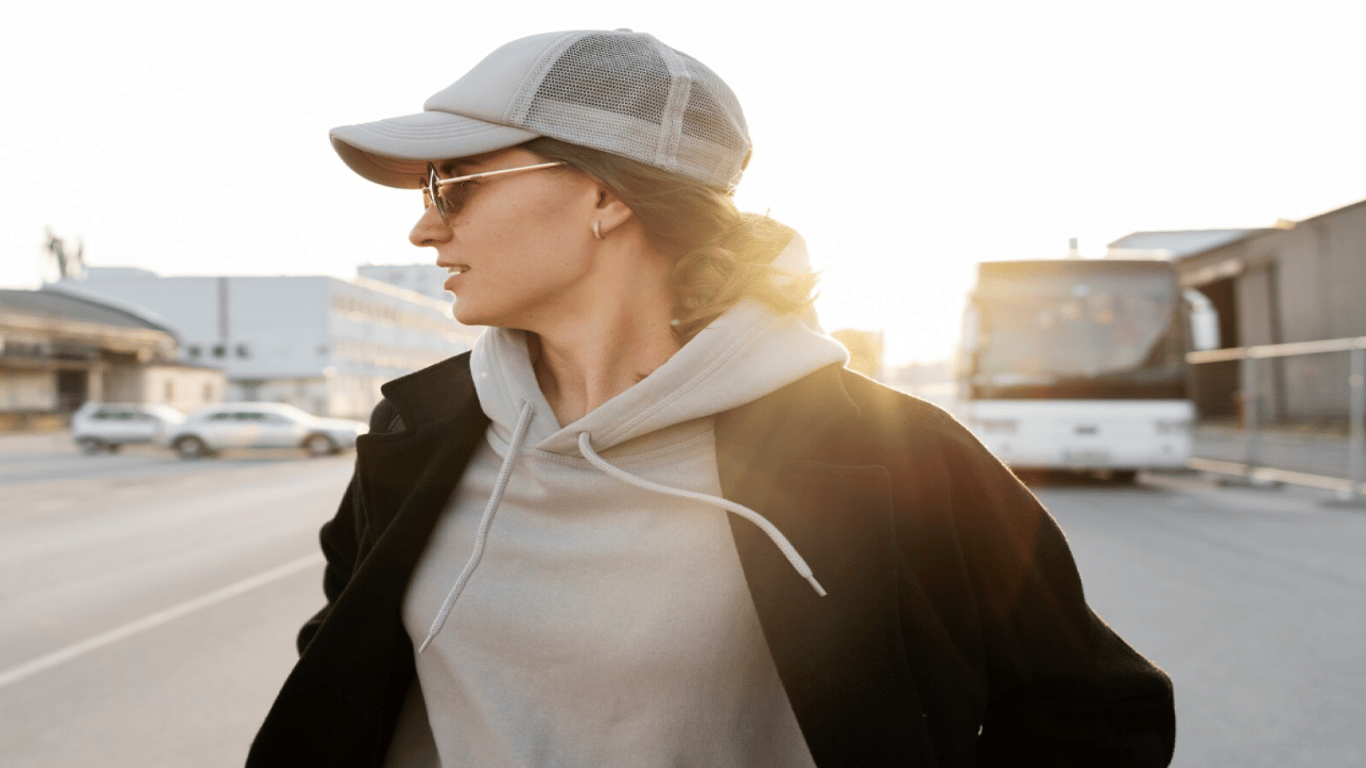 Не просто мода: почему кепку начали носить задом наперед