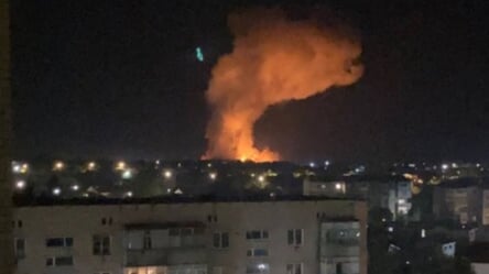 У Кривому Розі "Шахеди" влучили в дев'ятиповерхівку та підприємство - 290x166