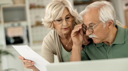 Виплата 2 тис. грн для пенсіонерів — хто і коли зможе отримати - 290x160