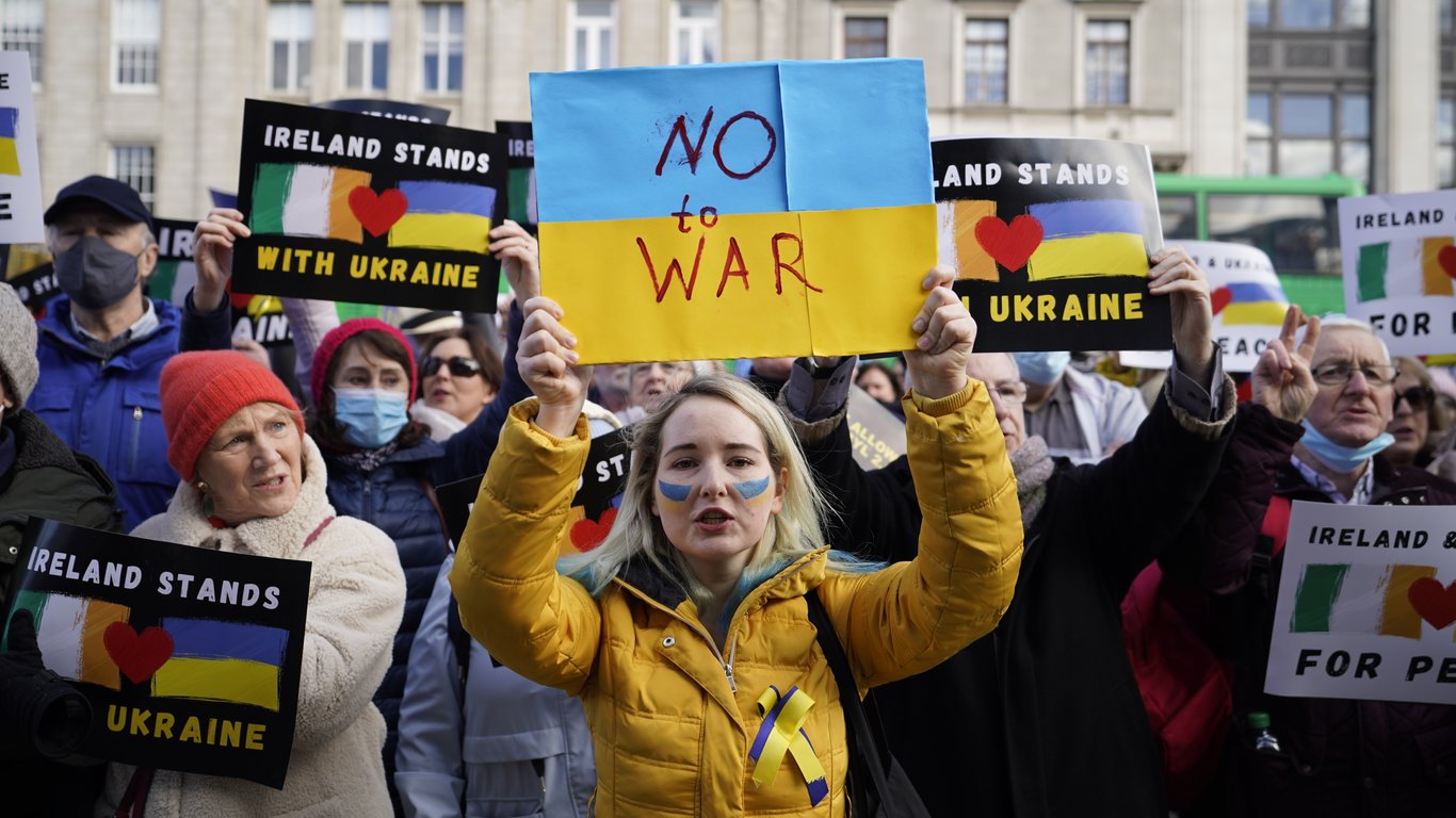 Ірландія дозволить українським біженцям виїхати додому на Різдво, але висунула вимоги